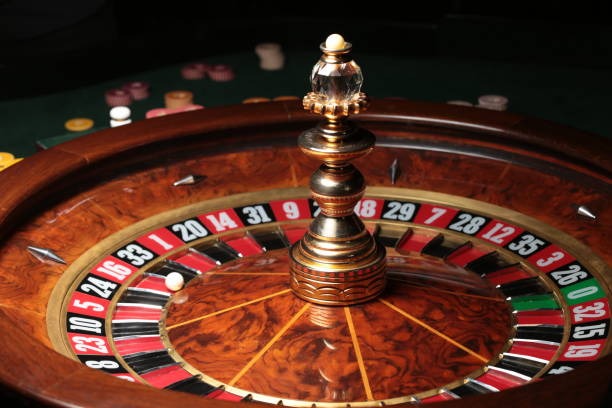 Mobile screen showing NetEnt blackjack table with dealer and betting interface