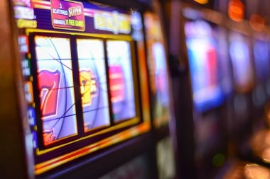 Roulette wheel live stream on djarum4d app with betting grid overlay